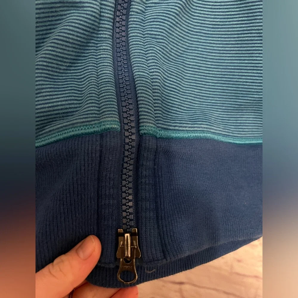 Lululemon Men's Scuba Hoodie - Picture 4 of 11